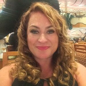 Meet your Posher, Angela